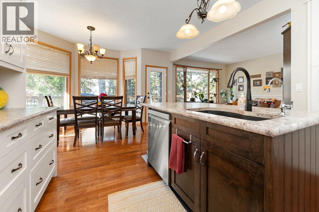 1002 Westridge Drive, Invermere, British Columbia  V0A 1K4 - Photo 12 - 10382927