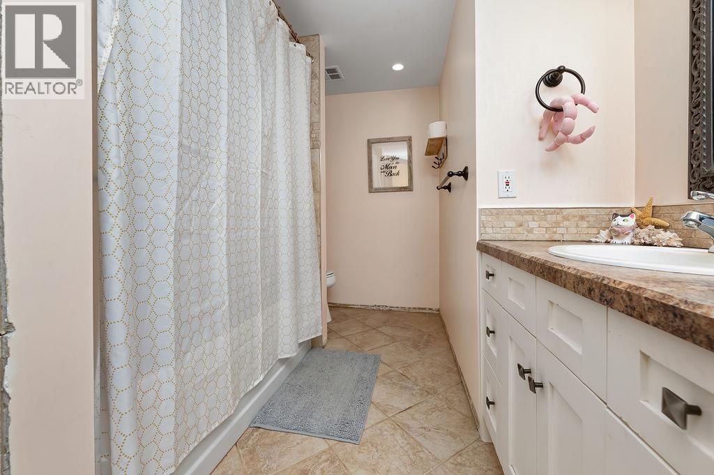 1002 Westridge Drive, Invermere, British Columbia  V0A 1K4 - Photo 23 - 10382927