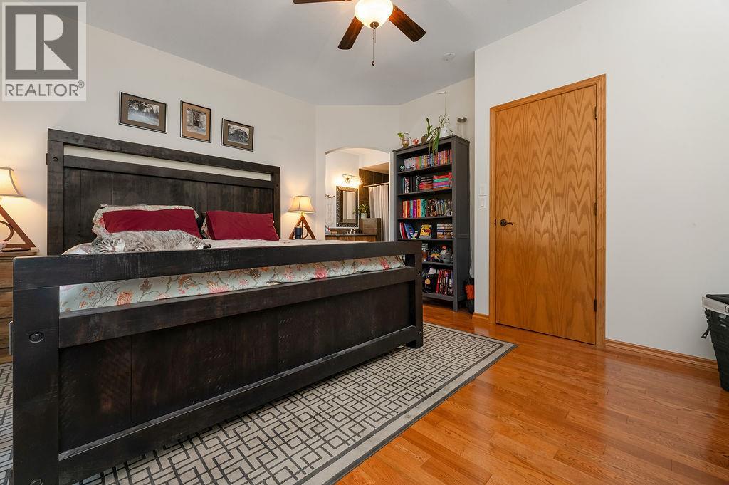 1002 Westridge Drive, Invermere, British Columbia  V0A 1K4 - Photo 24 - 10382927