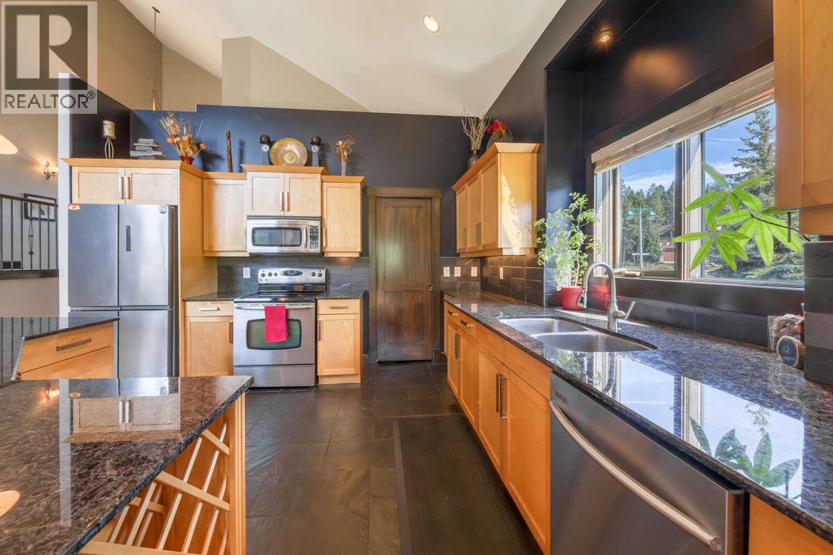 2576 Sandstone Green, Invermere, British Columbia  V0A 1K6 - Photo 10 - 10383530