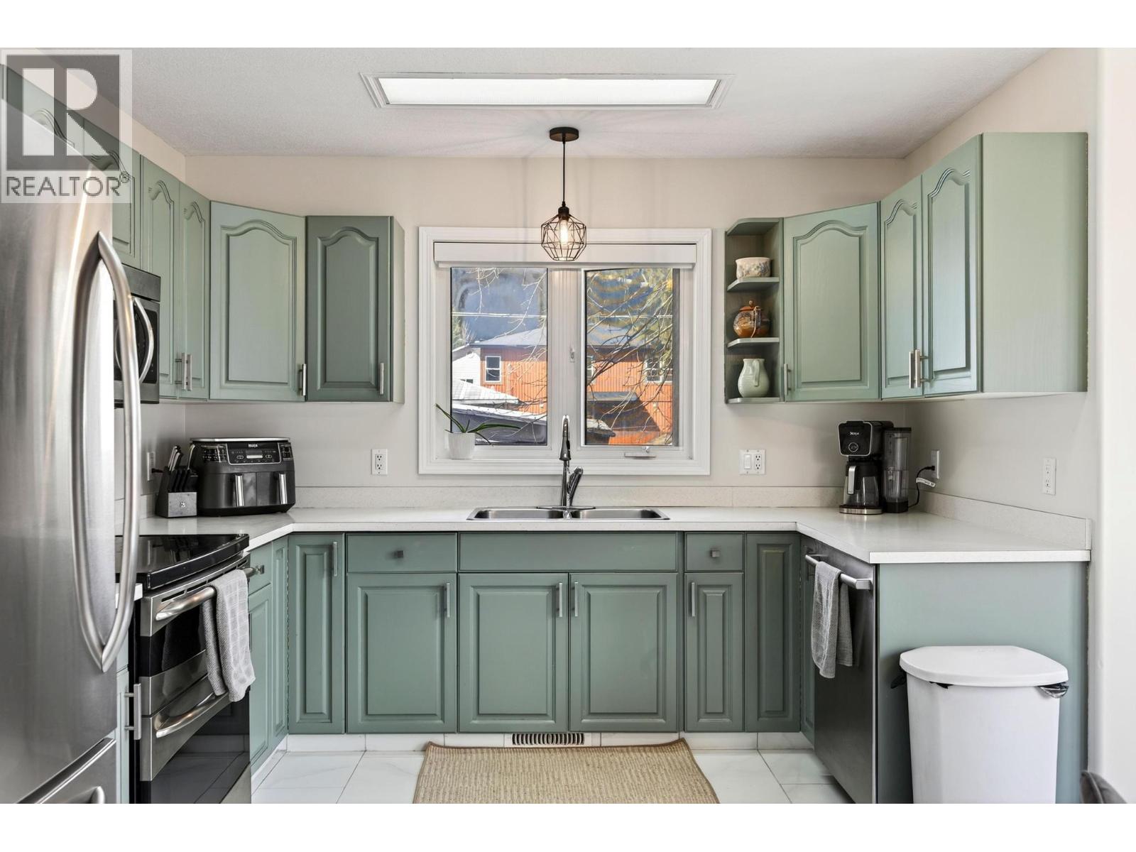 511 10th  S Street, Golden, British Columbia  V0A 1H0 - Photo 6 - 10383609