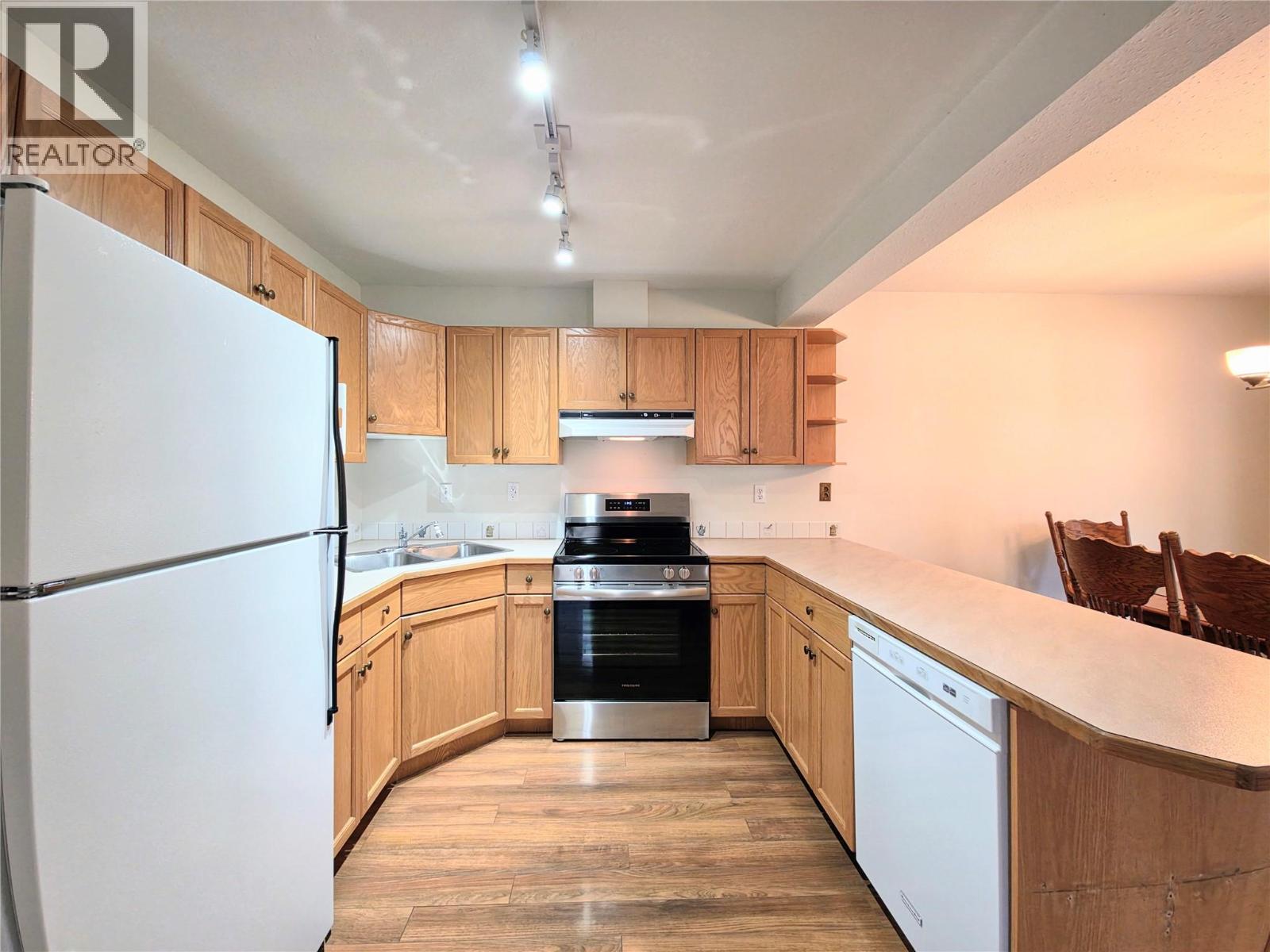 7595 Pioneer Avenue Unit# 8, Radium Hot Springs, British Columbia  V0A 1M0 - Photo 7 - 10383276