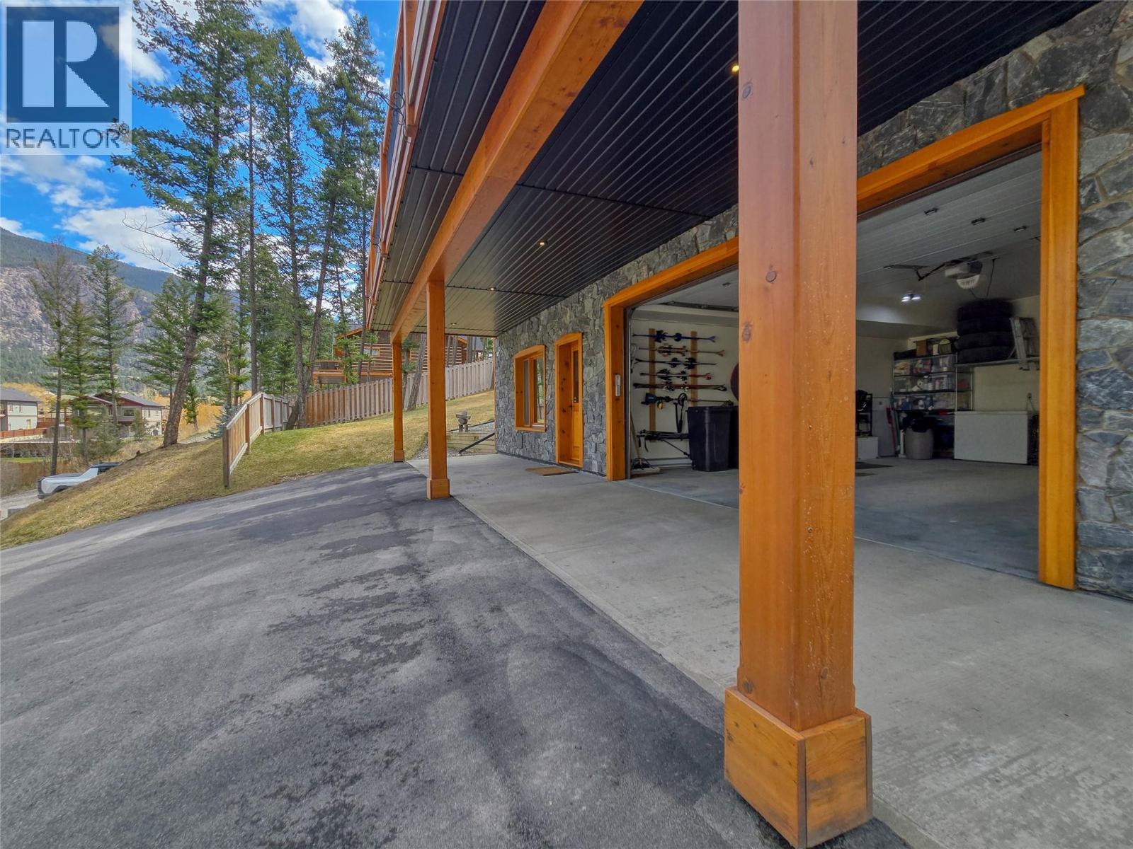 983 Swansea Road, Invermere, British Columbia  V0A 1K3 - Photo 19 - 10383264