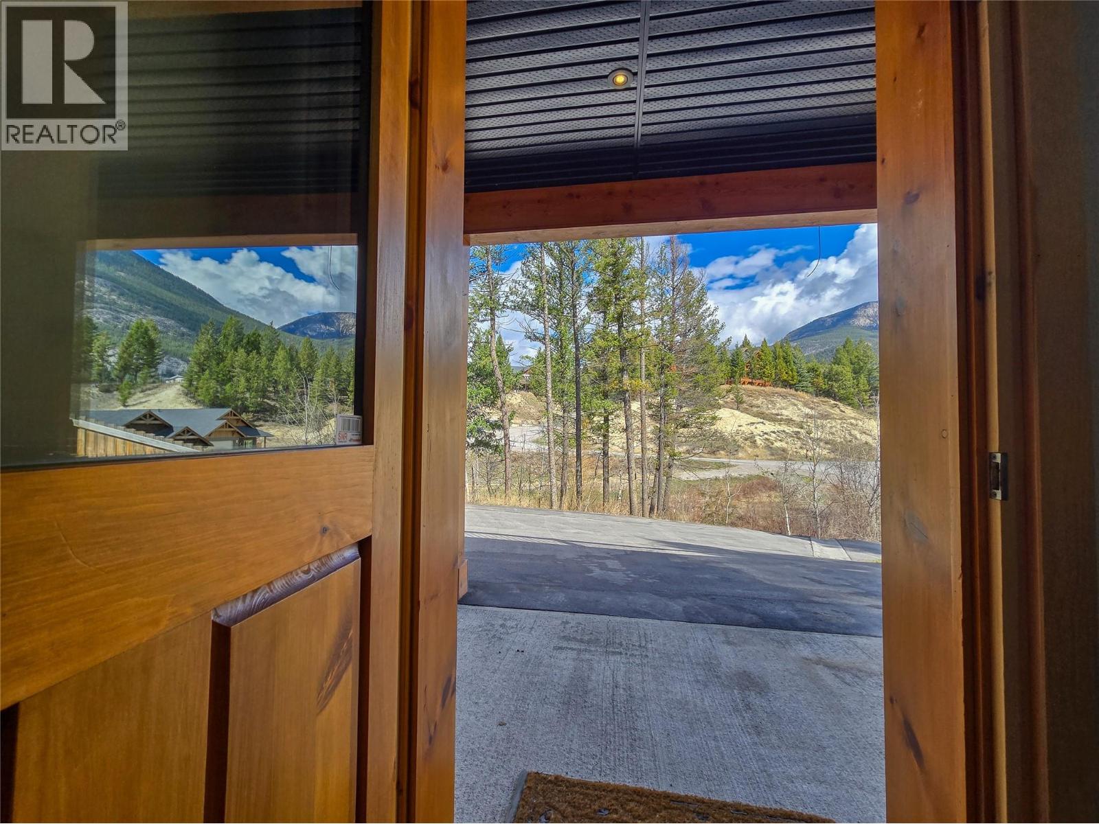 983 Swansea Road, Invermere, British Columbia  V0A 1K3 - Photo 25 - 10383264