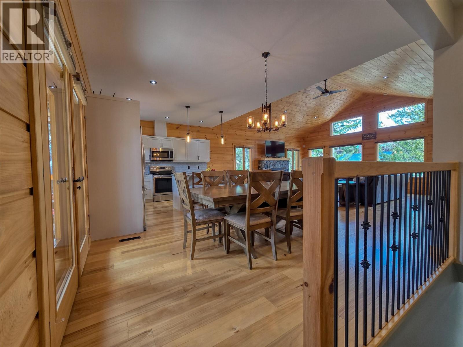 983 Swansea Road, Invermere, British Columbia  V0A 1K3 - Photo 32 - 10383264