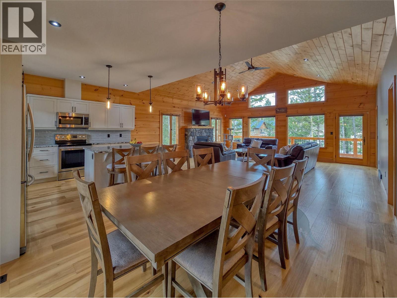 983 Swansea Road, Invermere, British Columbia  V0A 1K3 - Photo 33 - 10383264