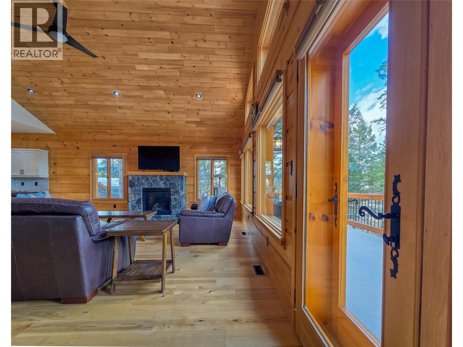 983 Swansea Road, Invermere, British Columbia  V0A 1K3 - Photo 36 - 10383264