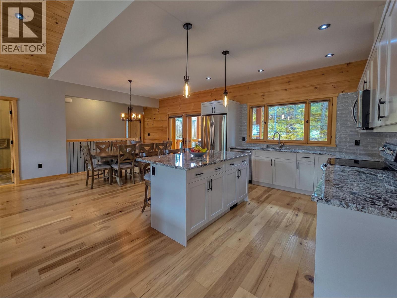 983 Swansea Road, Invermere, British Columbia  V0A 1K3 - Photo 43 - 10383264