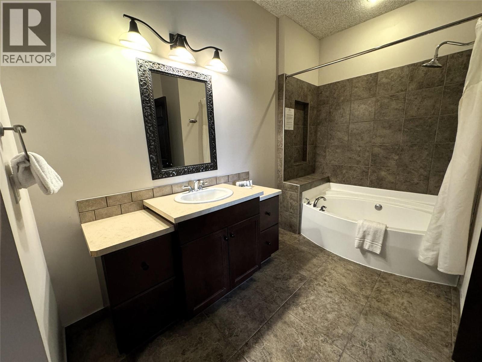 500 Bighorn Boulevard Unit# 533b, Radium Hot Springs, British Columbia  V0A 1M0 - Photo 25 - 10383500