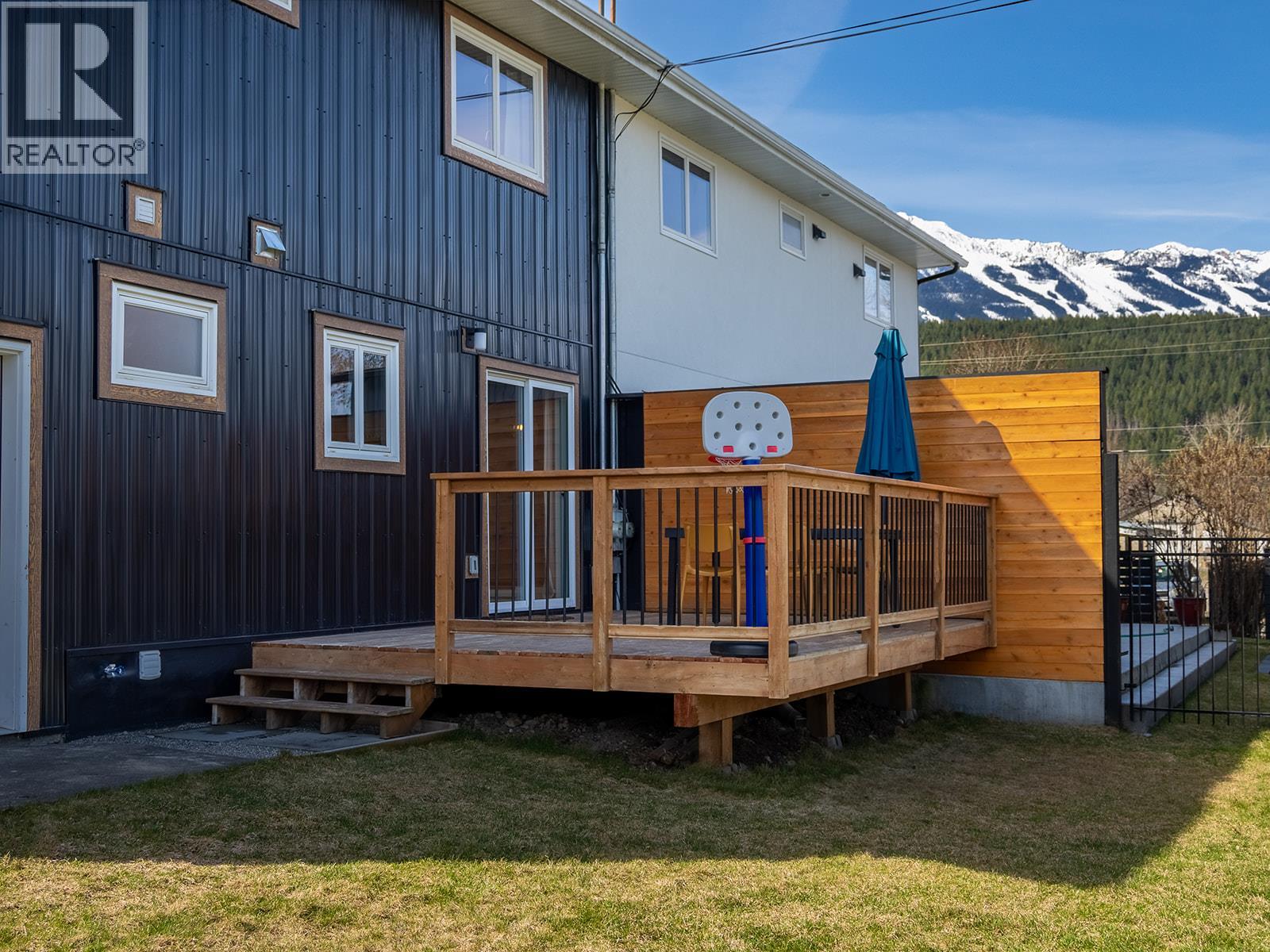 805 13th Street, Golden, British Columbia  V0A 1H0 - Photo 24 - 10384109