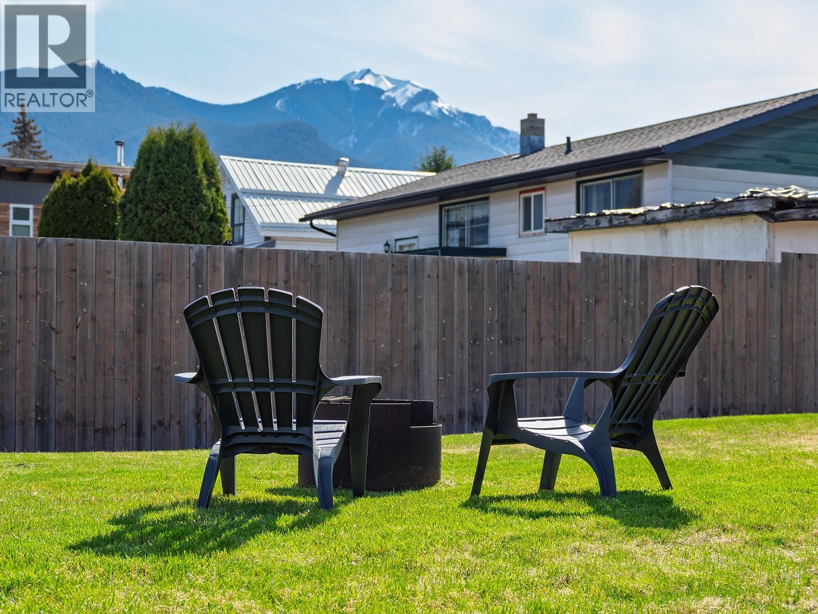 805 13th Street, Golden, British Columbia  V0A 1H0 - Photo 26 - 10384109