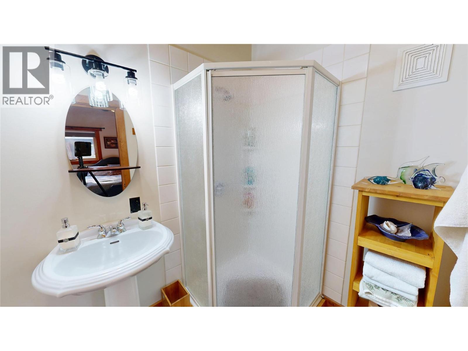 7500 Pine Cone Lane, Radium Hot Springs, British Columbia  V0A 1M0 - Photo 24 - 10384145