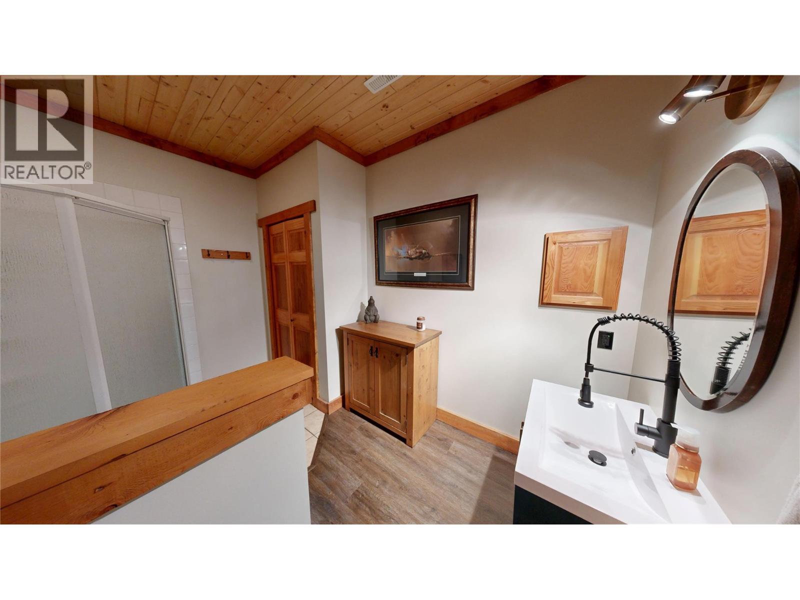 7500 Pine Cone Lane, Radium Hot Springs, British Columbia  V0A 1M0 - Photo 8 - 10384145