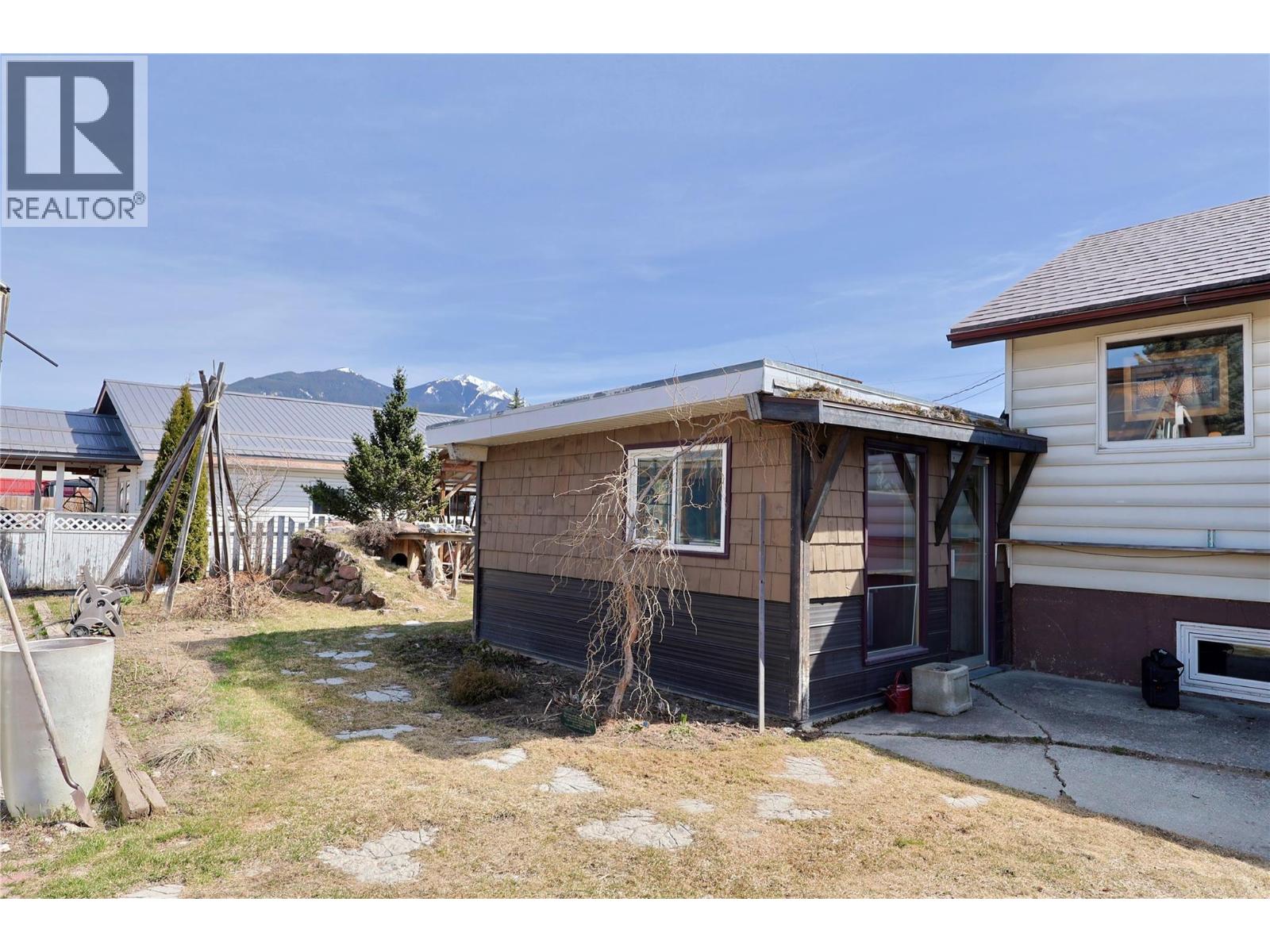 605 8th Street, Golden, British Columbia  V0A 1H0 - Photo 26 - 10384158