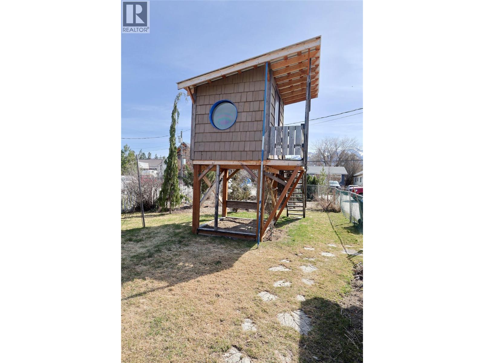 605 8th Street, Golden, British Columbia  V0A 1H0 - Photo 38 - 10384158