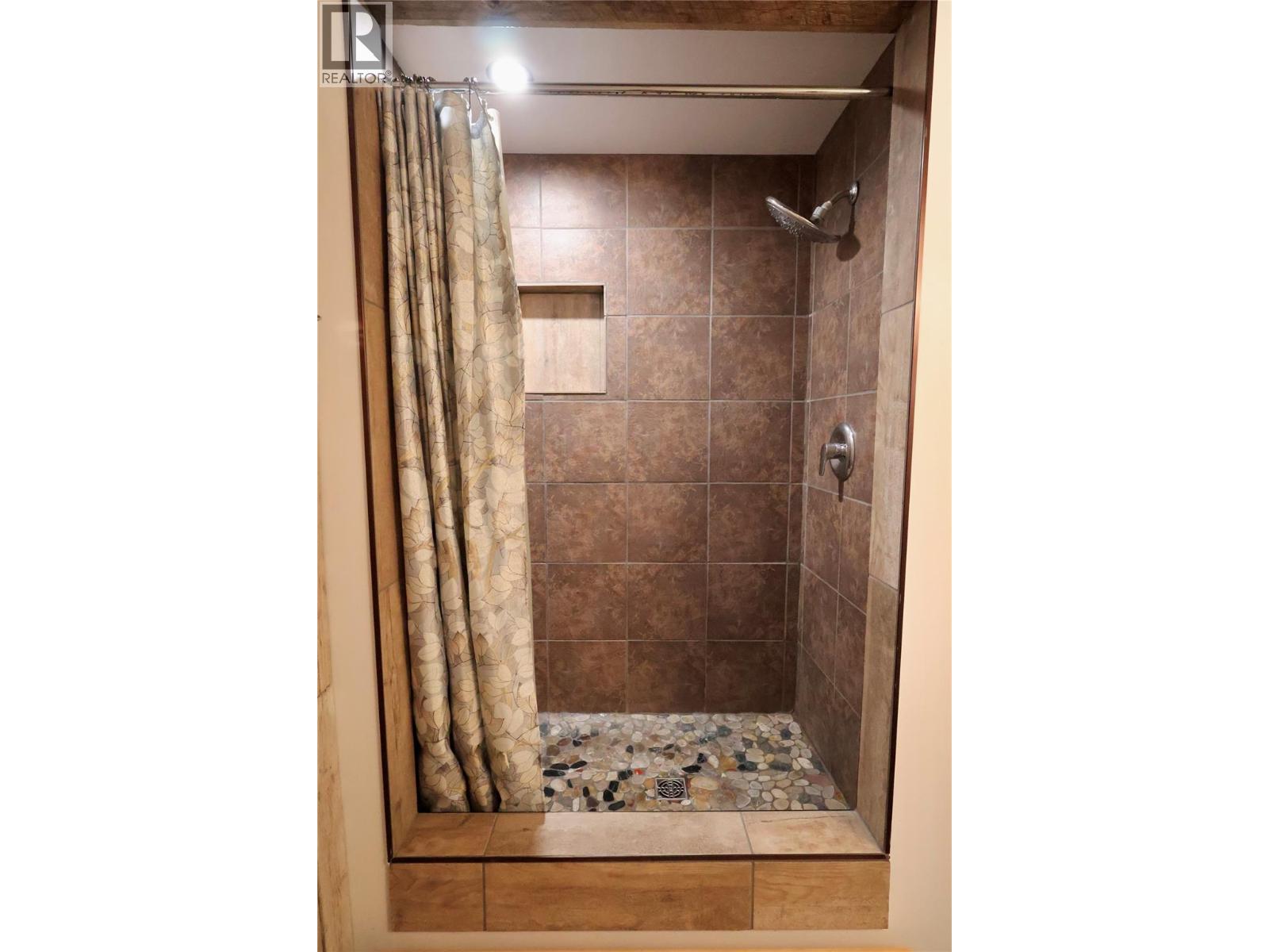 605 8th Street, Golden, British Columbia  V0A 1H0 - Photo 44 - 10384158