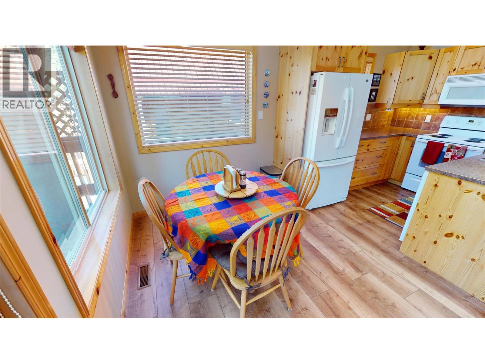 7490 Pine Cone Lane, Radium Hot Springs, British Columbia  V0A 1M0 - Photo 8 - 10384368