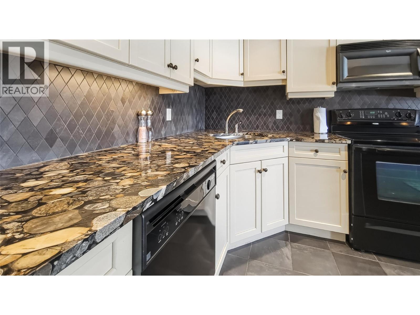 600 Bighorn Boulevard, Radium Hot Springs, British Columbia  V0A 1M0 - Photo 15 - 10383723