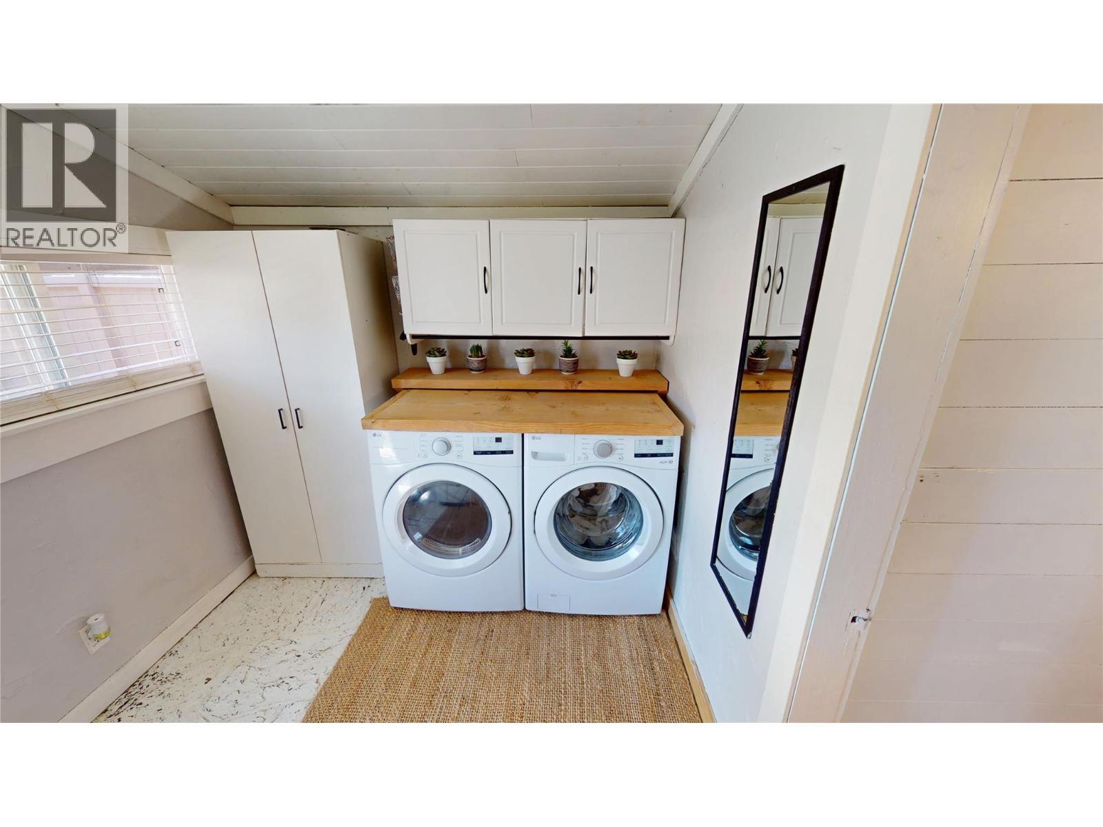 5728 Vermillion Street, Edgewater, British Columbia  V0A 1E0 - Photo 14 - 10384275