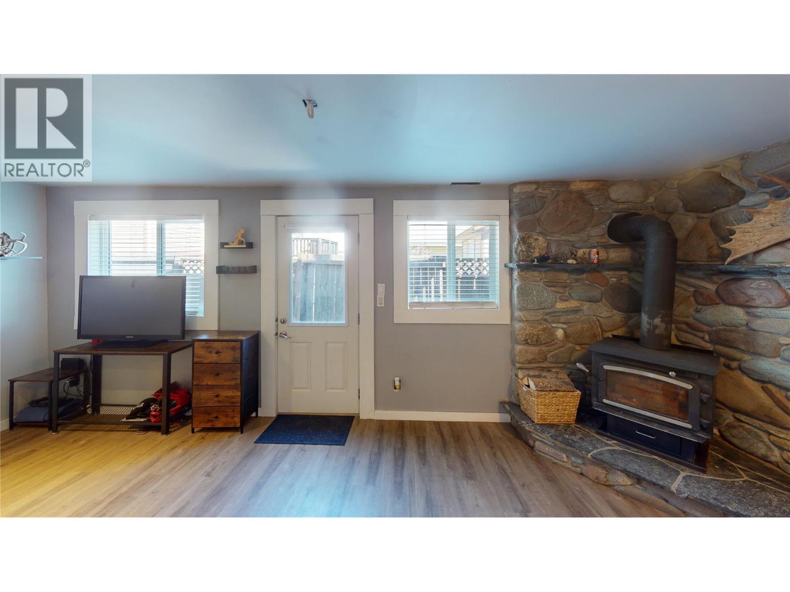 5728 Vermillion Street, Edgewater, British Columbia  V0A 1E0 - Photo 24 - 10384275