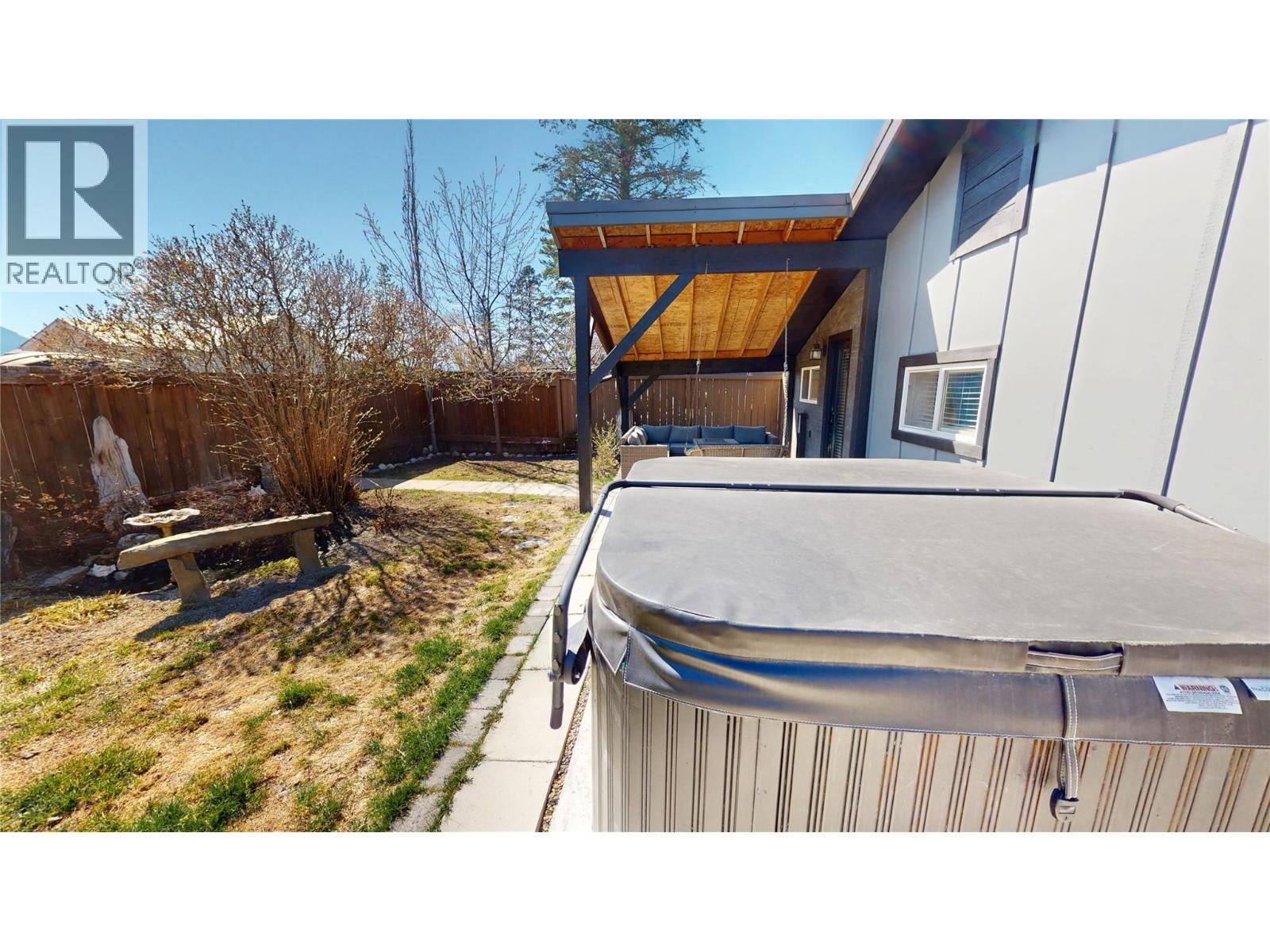 5728 Vermillion Street, Edgewater, British Columbia  V0A 1E0 - Photo 29 - 10384275