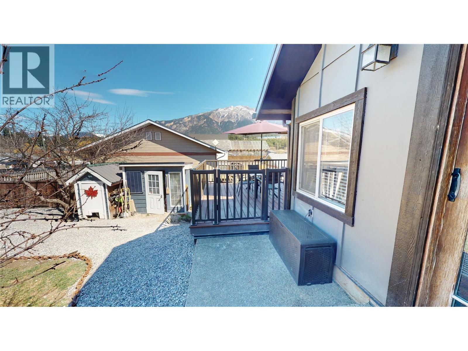 5728 Vermillion Street, Edgewater, British Columbia  V0A 1E0 - Photo 32 - 10384275