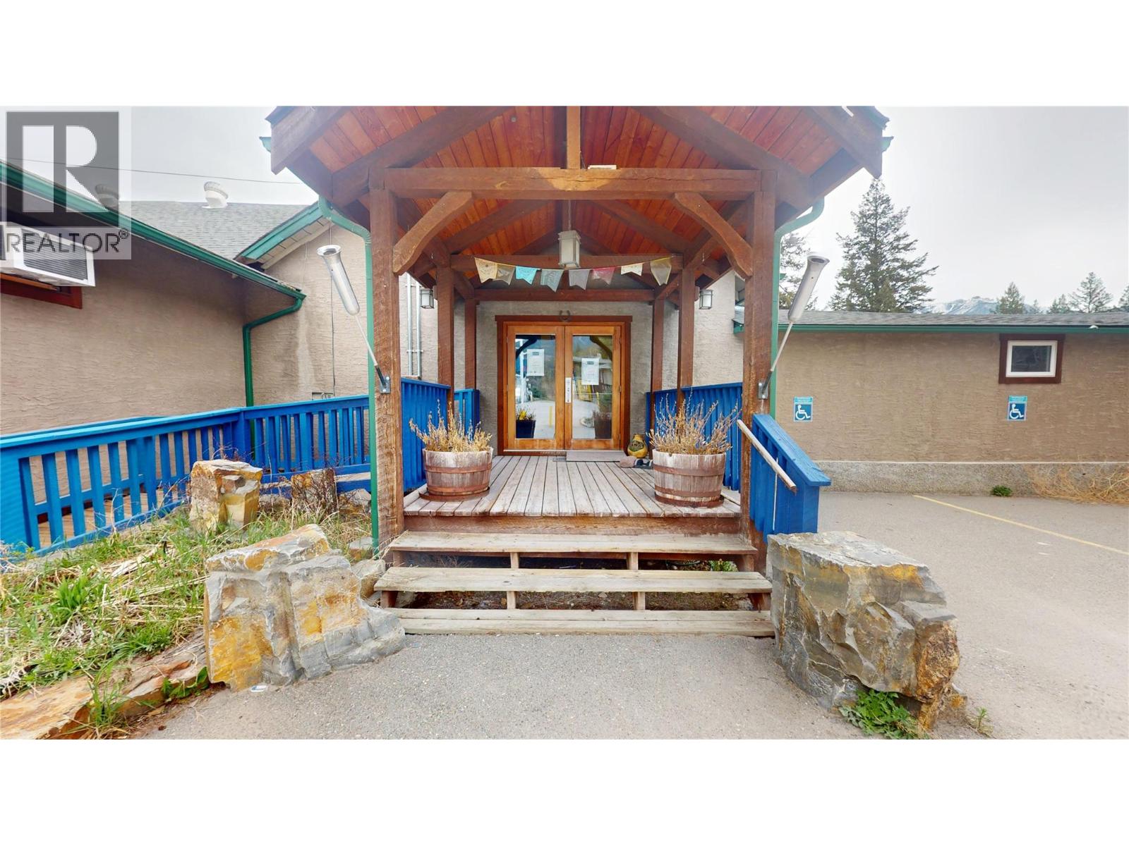 5388 93/95 Highway, Fairmont Hot Springs, British Columbia  V0A 1K4 - Photo 13 - 10384032