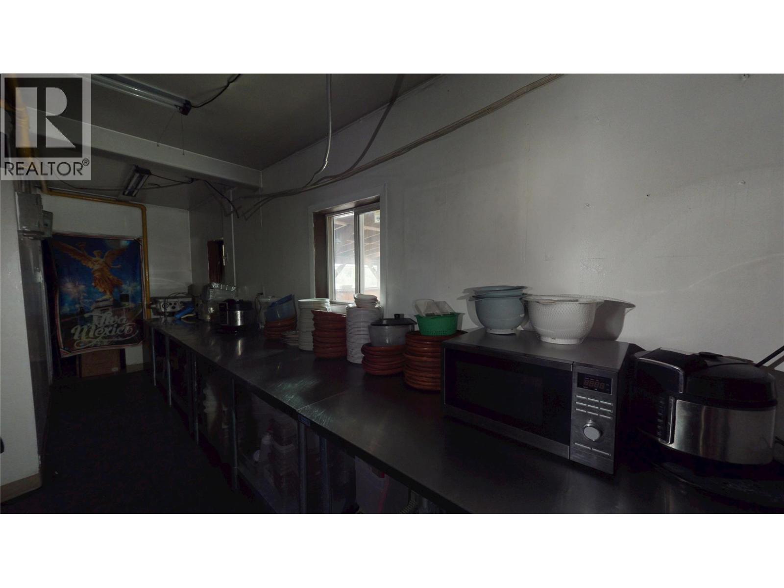 5388 93/95 Highway, Fairmont Hot Springs, British Columbia  V0A 1K4 - Photo 35 - 10384032