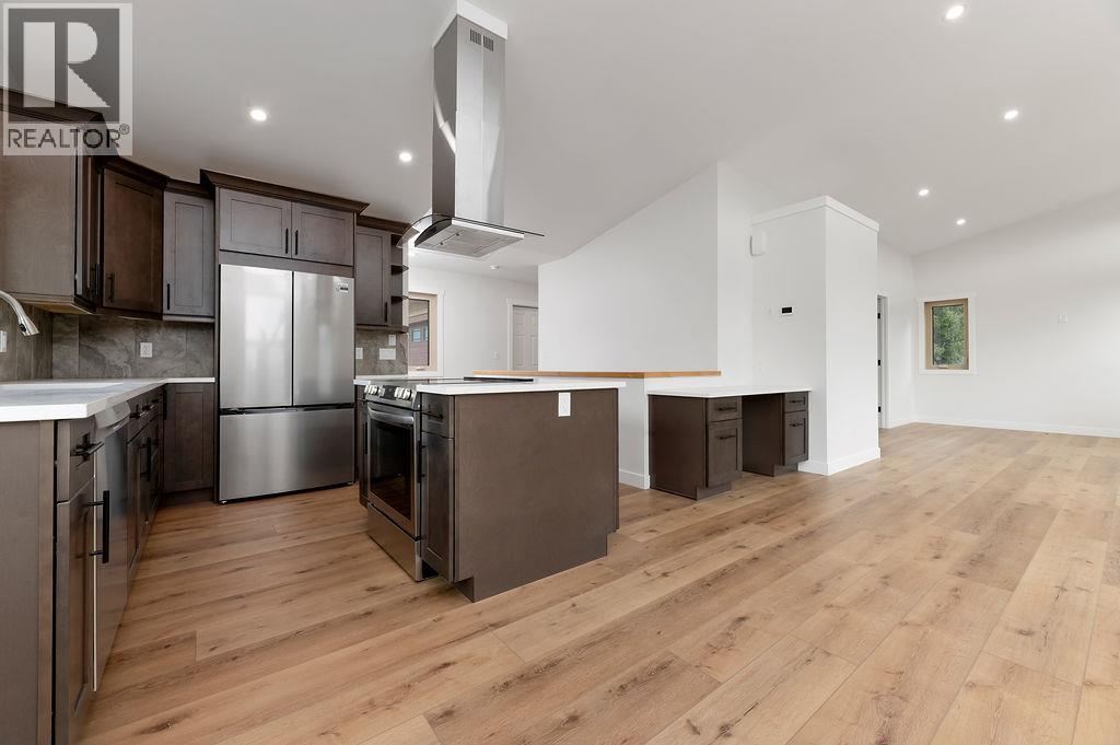 896 Copper Point Way, Windermere, British Columbia  V0A 1K3 - Photo 5 - 10384467