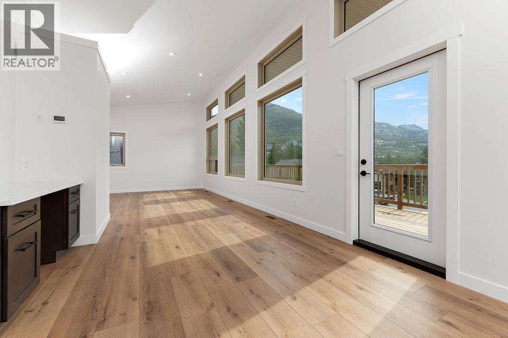 896 Copper Point Way, Windermere, British Columbia  V0A 1K3 - Photo 9 - 10384467