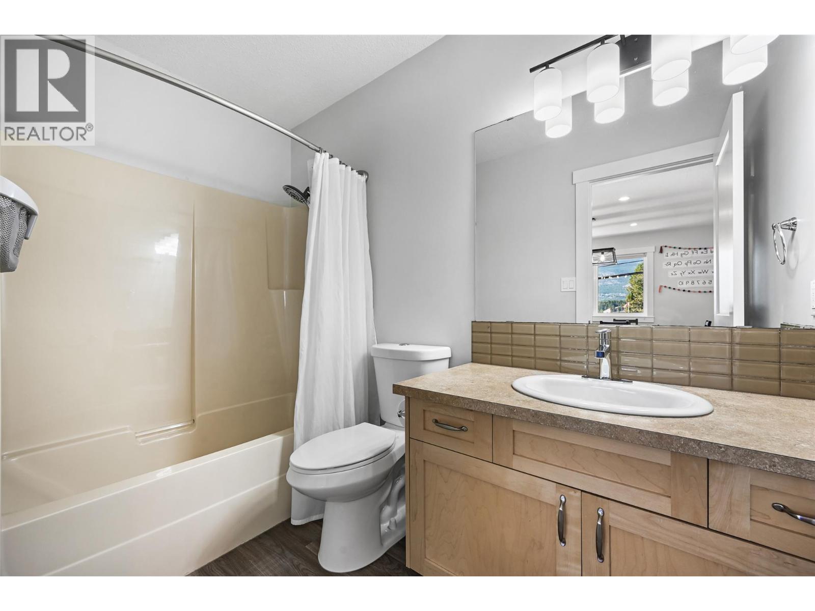 208 7th Avenue, Invermere, British Columbia  V0A 1K4 - Photo 19 - 10385124