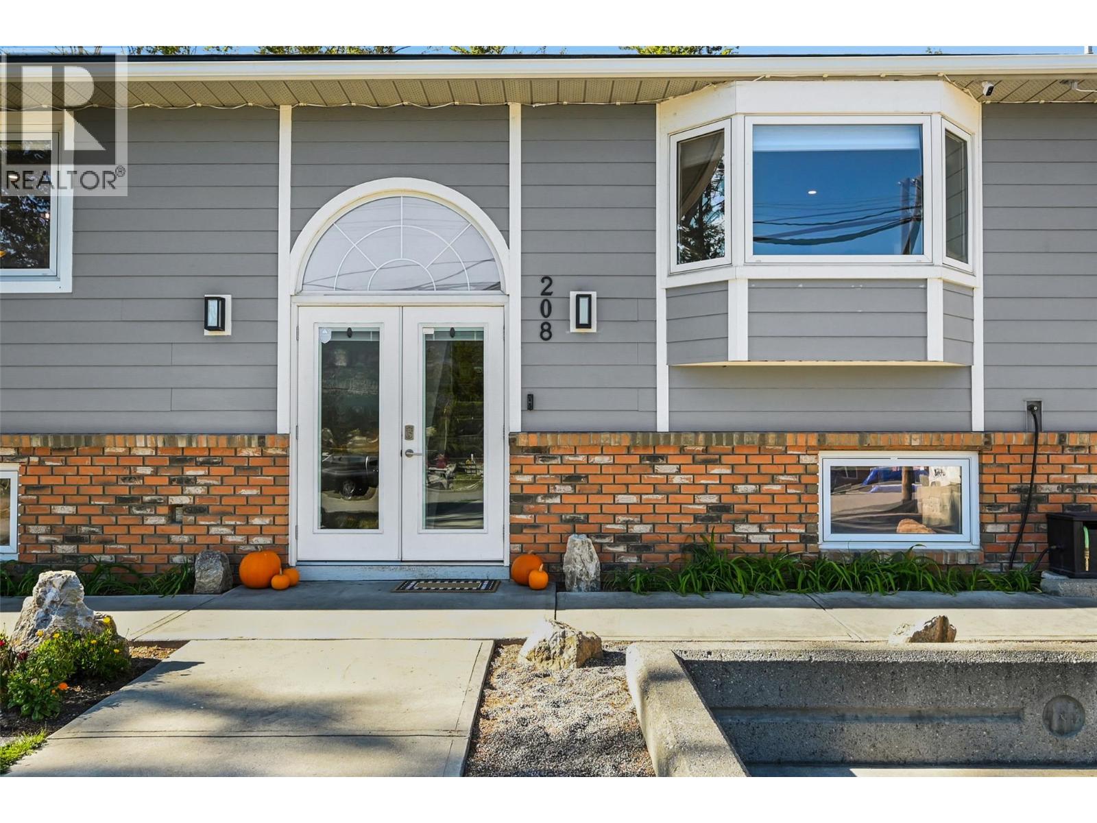 208 7th Avenue, Invermere, British Columbia  V0A 1K4 - Photo 43 - 10385124