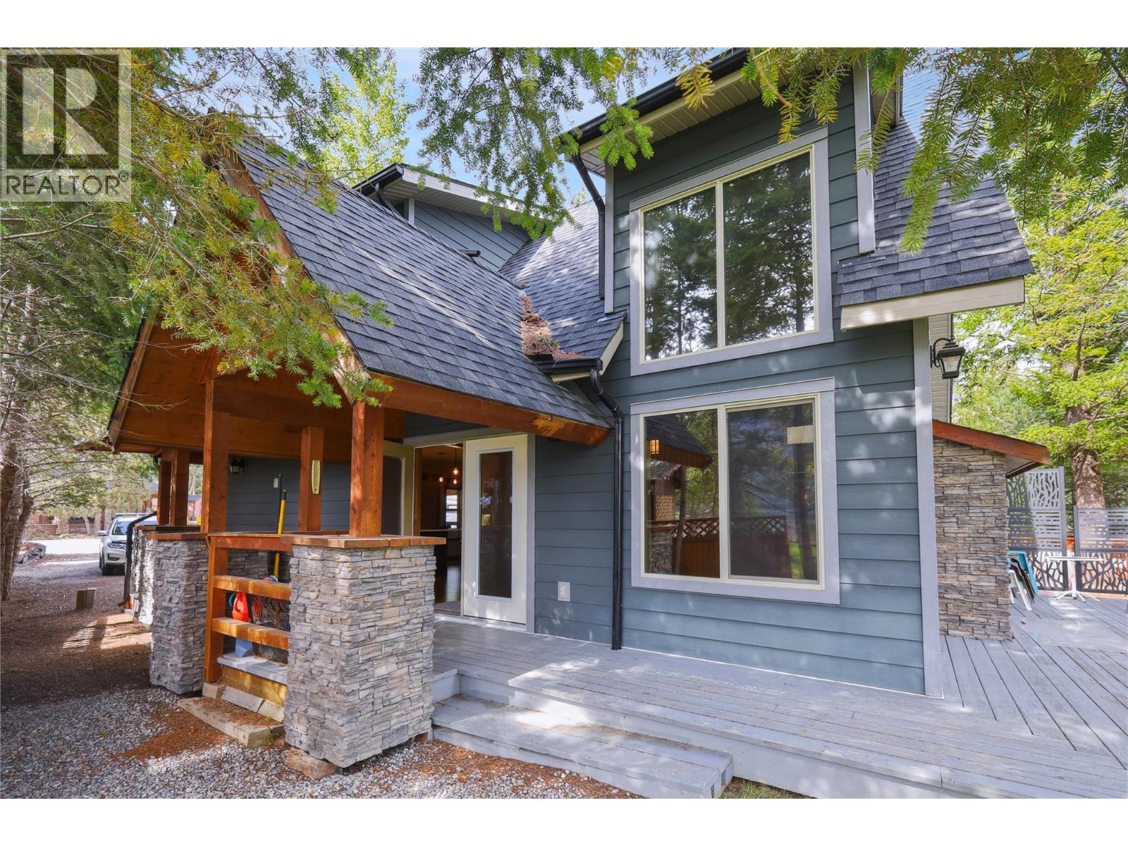 4868 Riverview Drive Unit# 43, Edgewater, British Columbia  V0A 1E0 - Photo 2 - 10384874