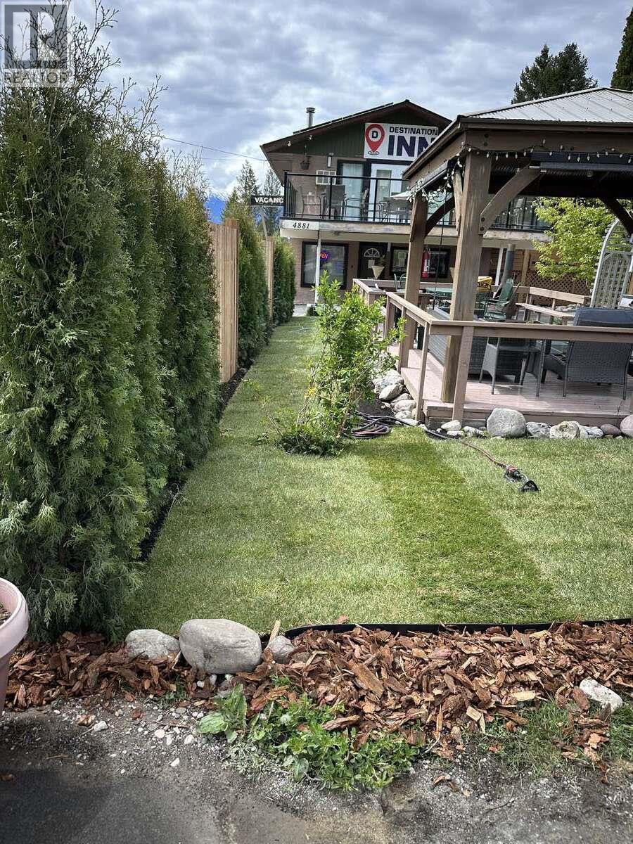 4881 St Mary's Street, Radium Hot Springs, British Columbia  V0A 1M0 - Photo 3 - 10385222