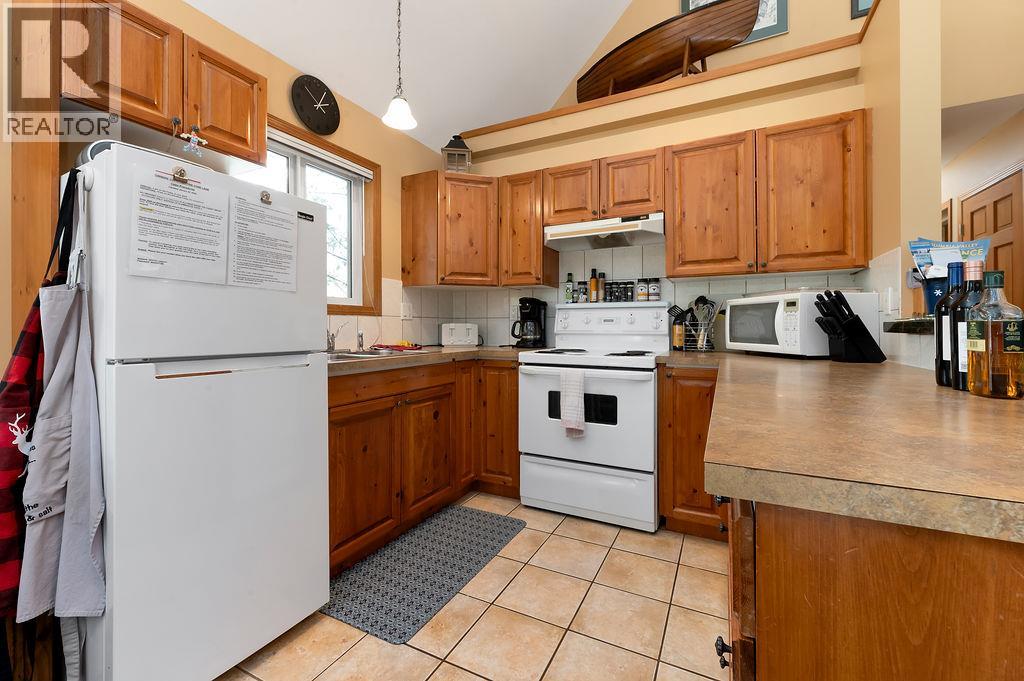 7483 Pine Cone Lane, Radium Hot Springs, British Columbia  V0A 1M0 - Photo 16 - 10384974