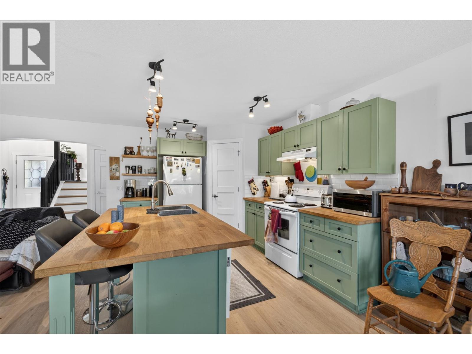 4896 Ridge Road, Radium Hot Springs, British Columbia  V0A 1M0 - Photo 17 - 10384694