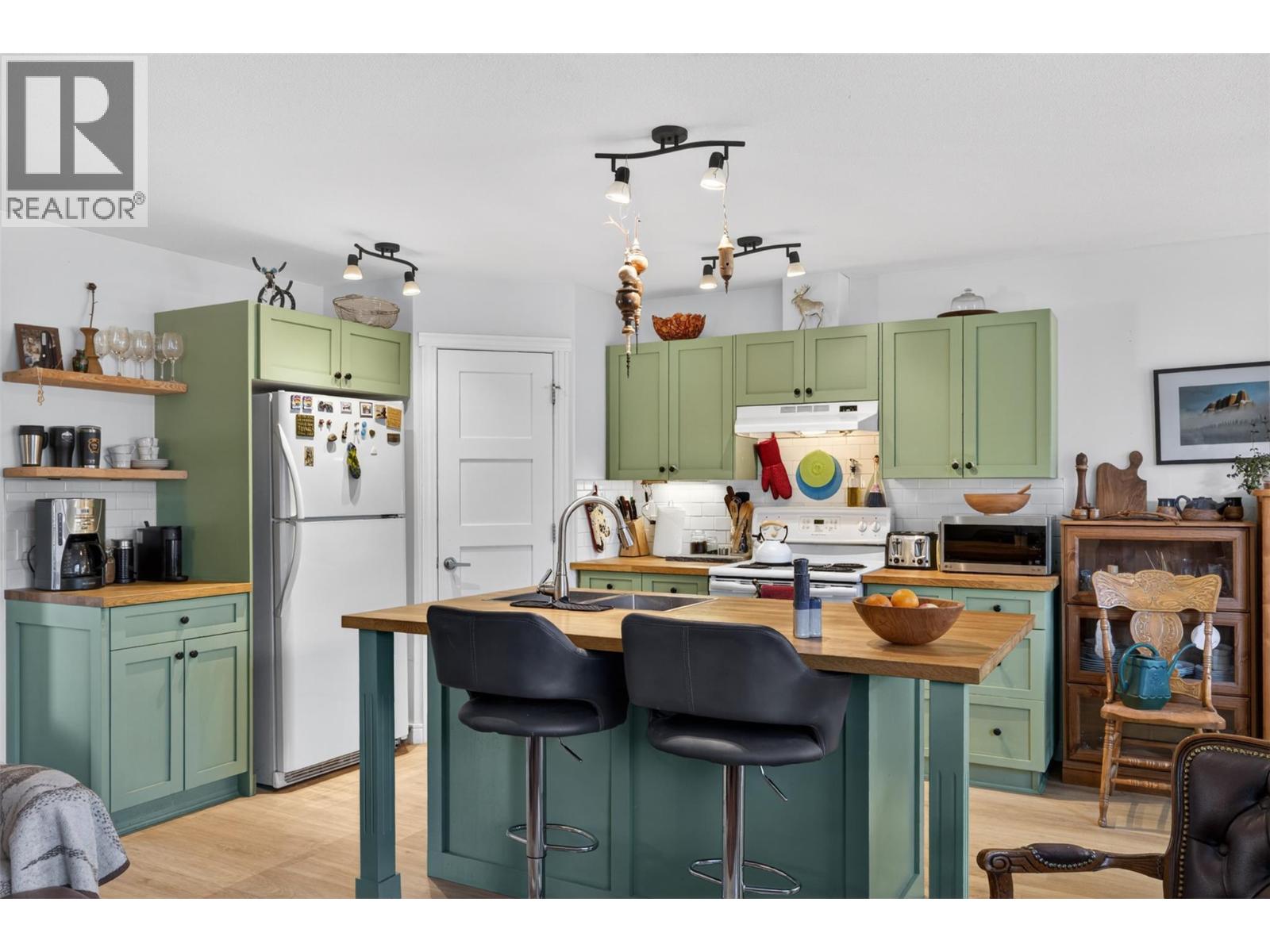 4896 Ridge Road, Radium Hot Springs, British Columbia  V0A 1M0 - Photo 18 - 10384694