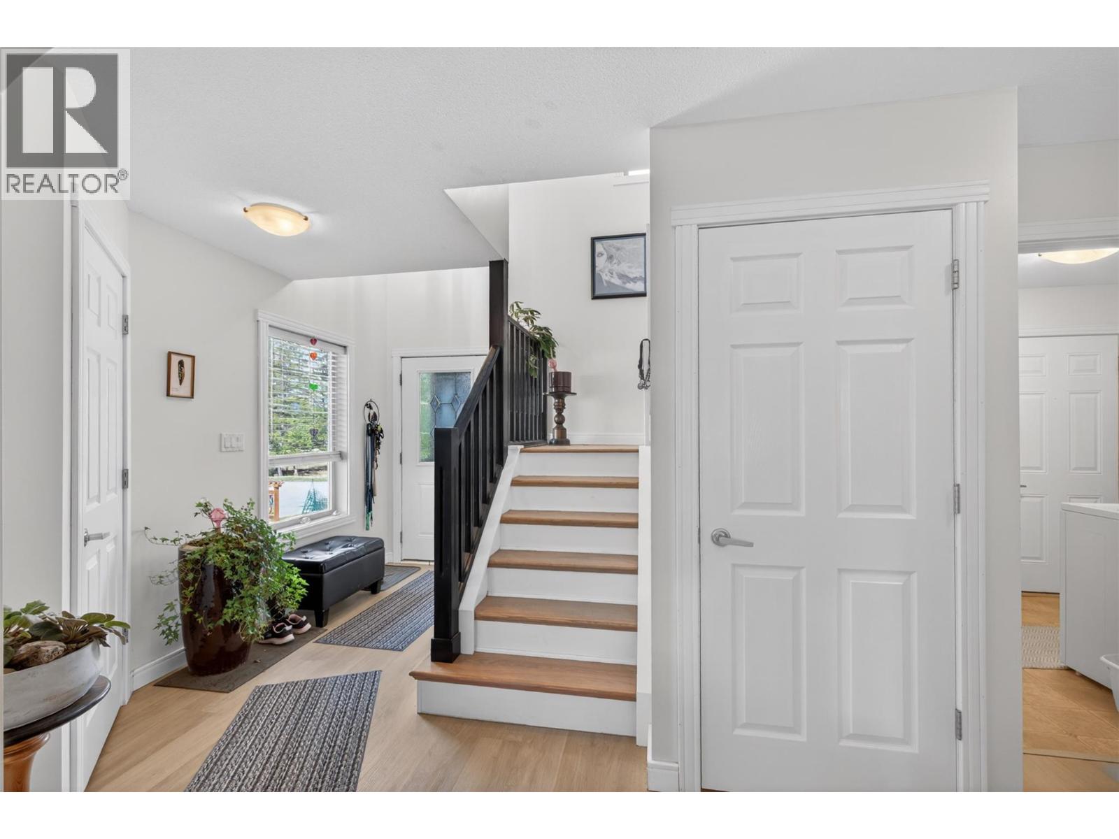 4896 Ridge Road, Radium Hot Springs, British Columbia  V0A 1M0 - Photo 7 - 10384694