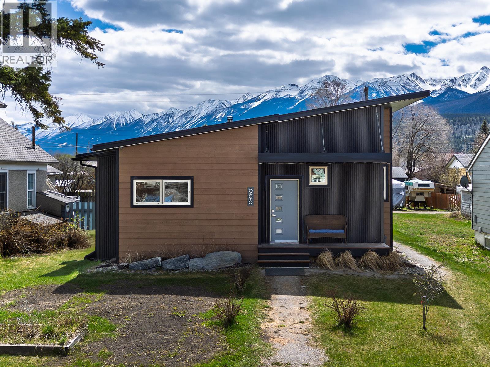 908 12th Street S, Golden, British Columbia
