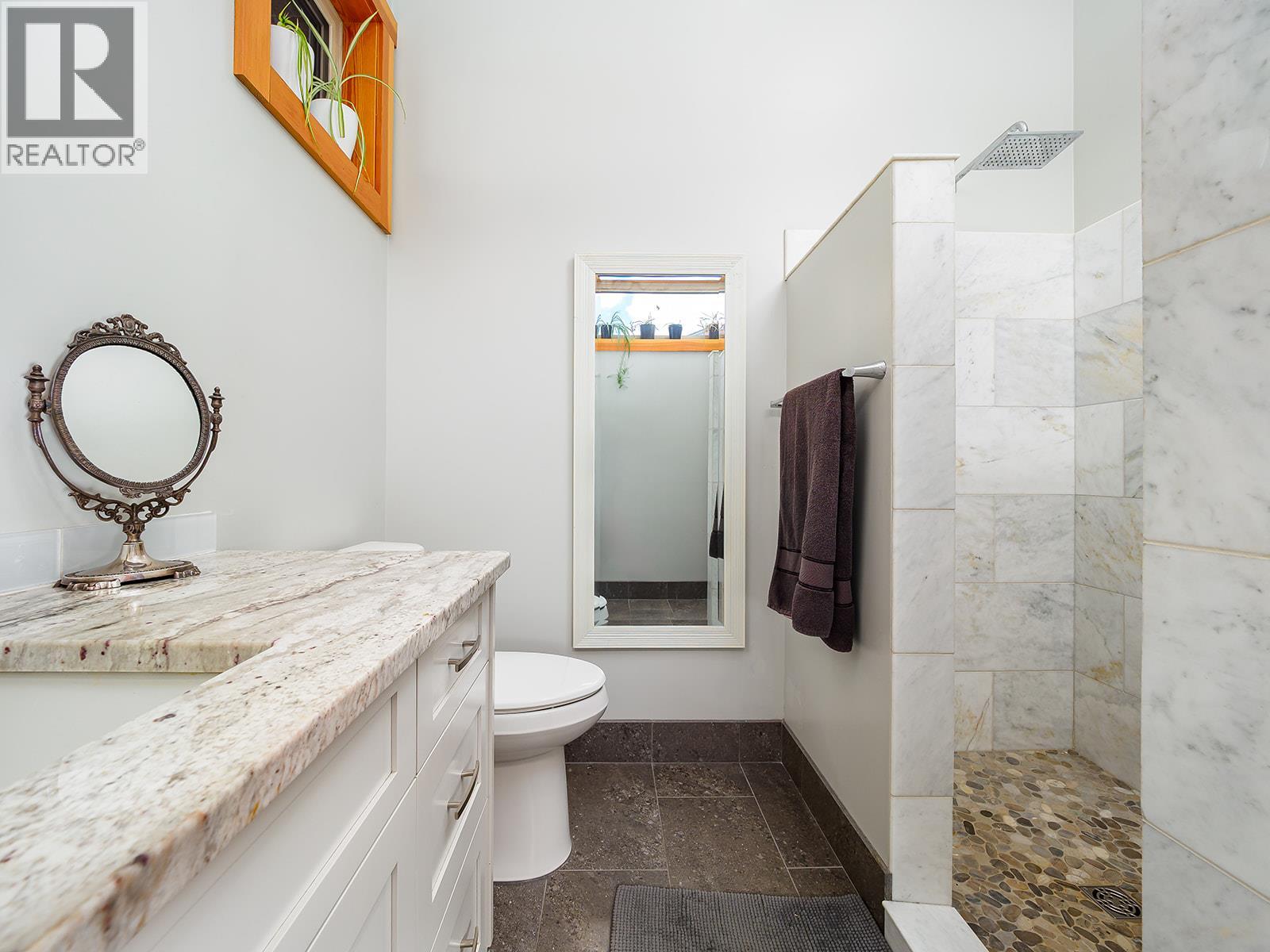 908 12th Street S, Golden, British Columbia  V0A 1H0 - Photo 14 - 10385359