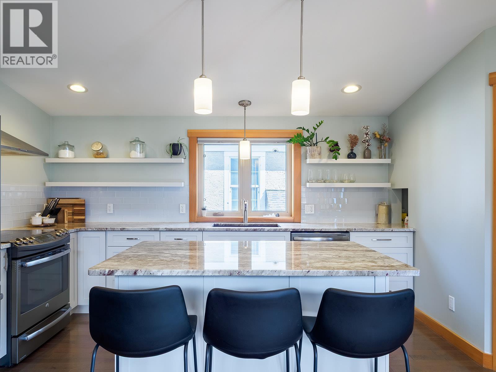 908 12th Street S, Golden, British Columbia  V0A 1H0 - Photo 7 - 10385359