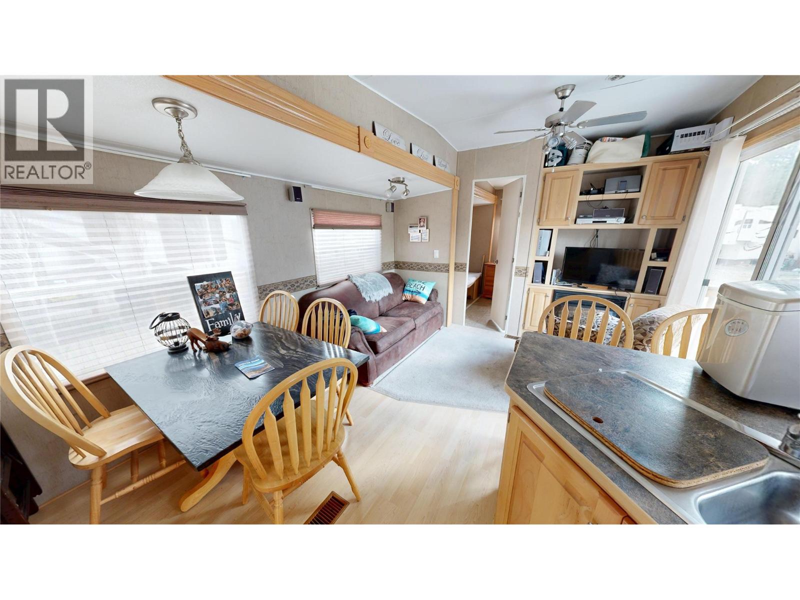 4868 Riverview Drive Unit# 100, Edgewater, British Columbia  V0A 1E0 - Photo 12 - 10385480