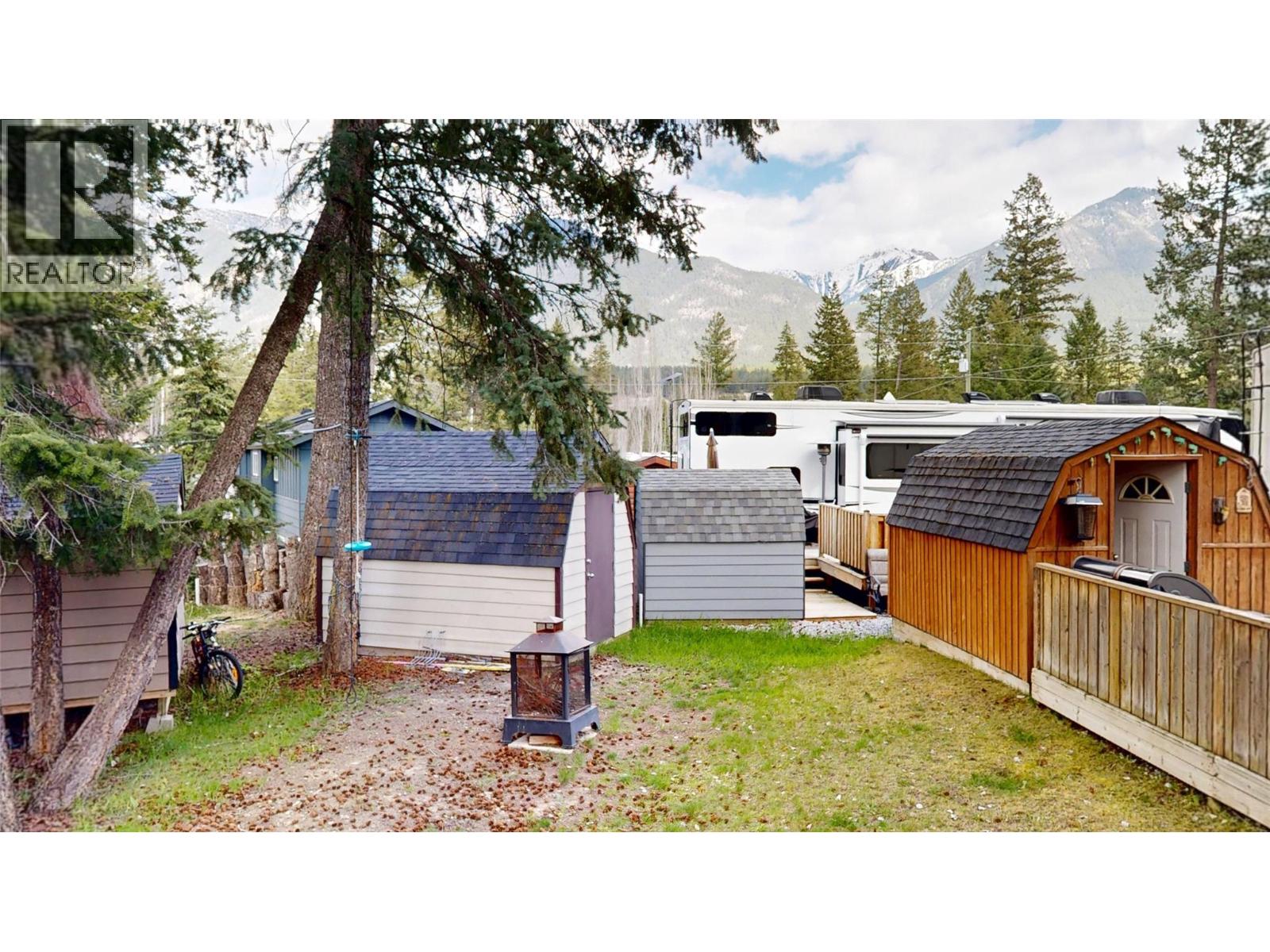 4868 Riverview Drive Unit# 100, Edgewater, British Columbia  V0A 1E0 - Photo 6 - 10385480