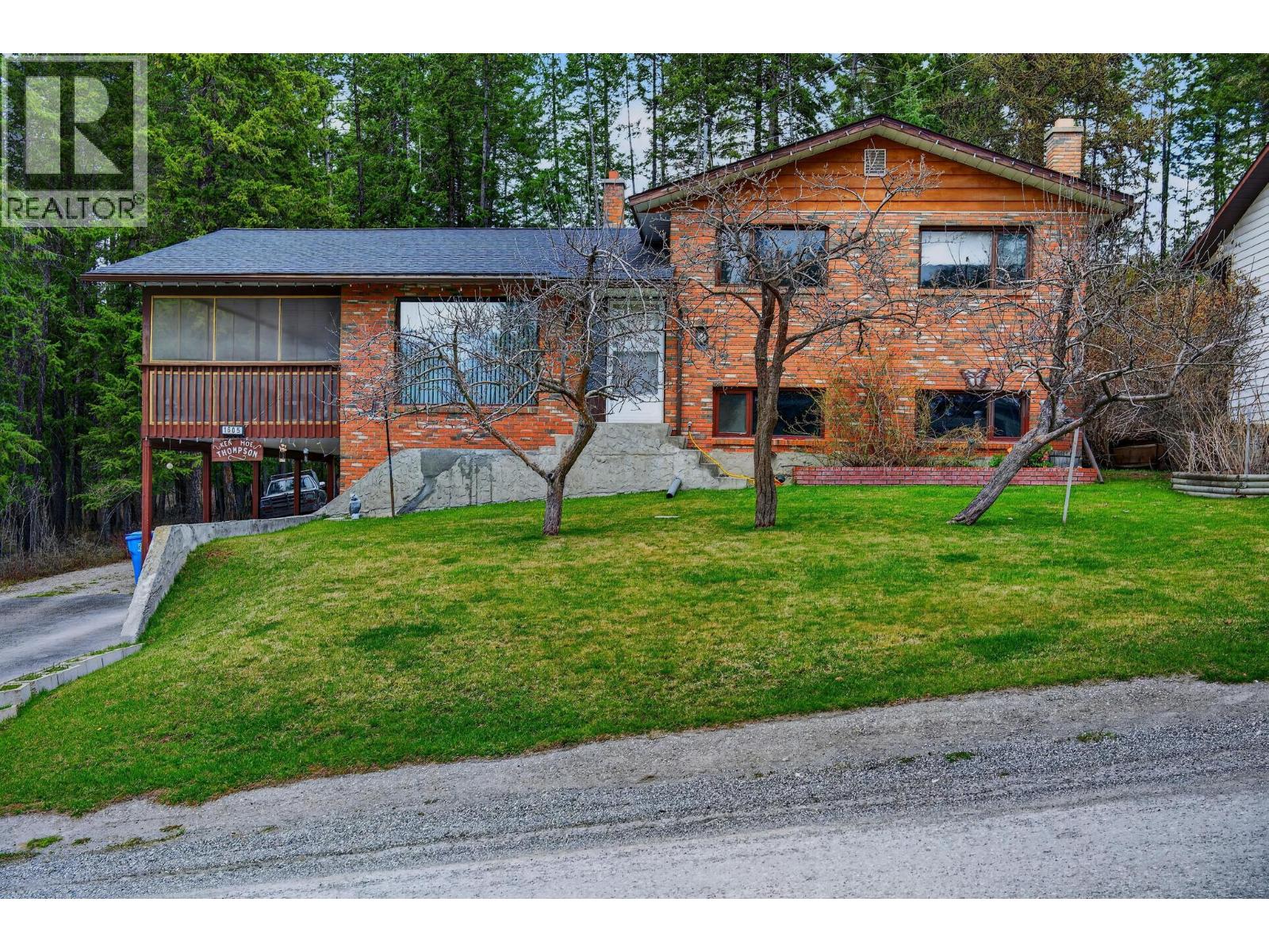 1605 Gareb Road, Golden, British Columbia