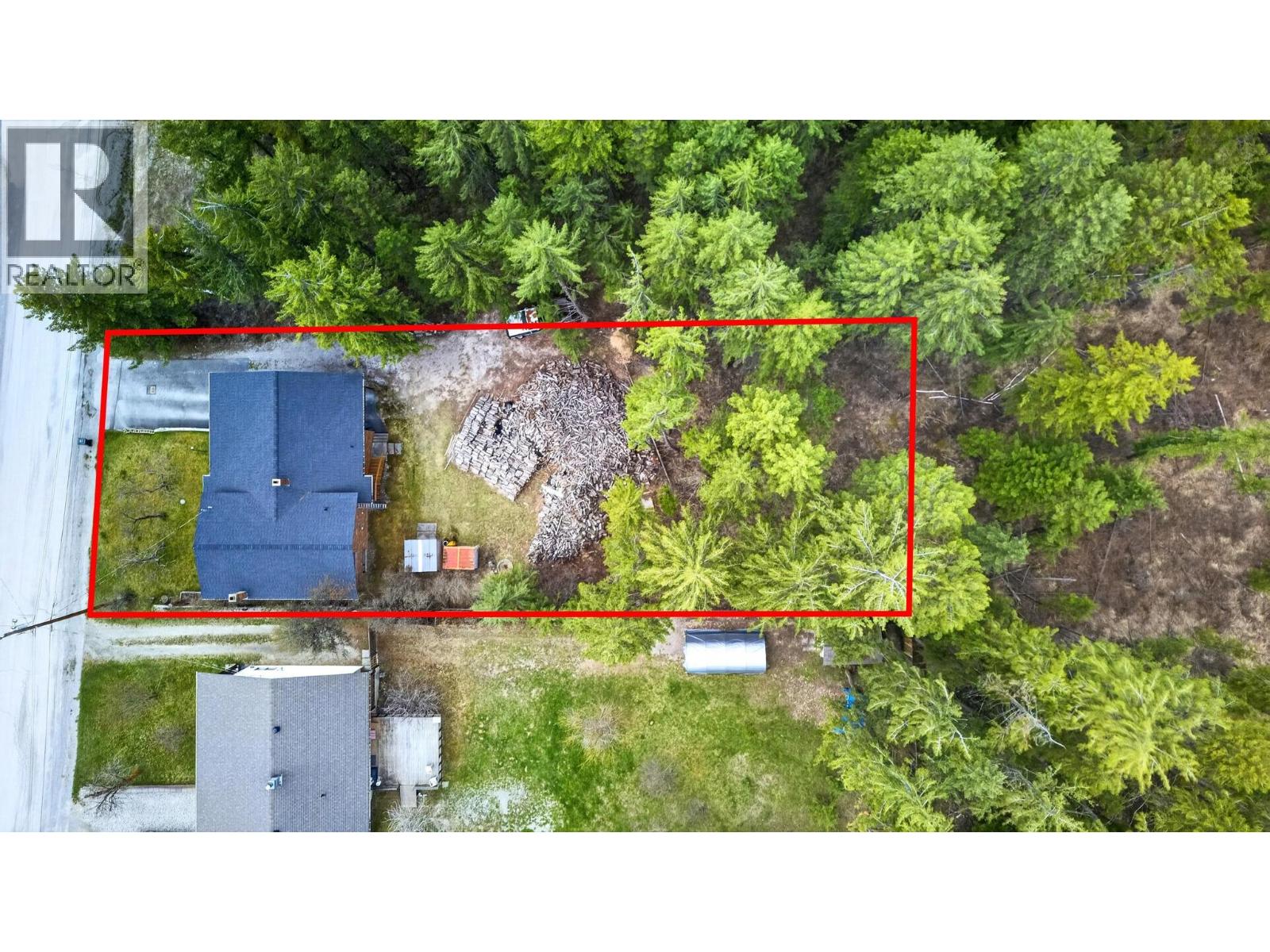 1605 Gareb Road, Golden, British Columbia  V0A 1H3 - Photo 3 - 10385596