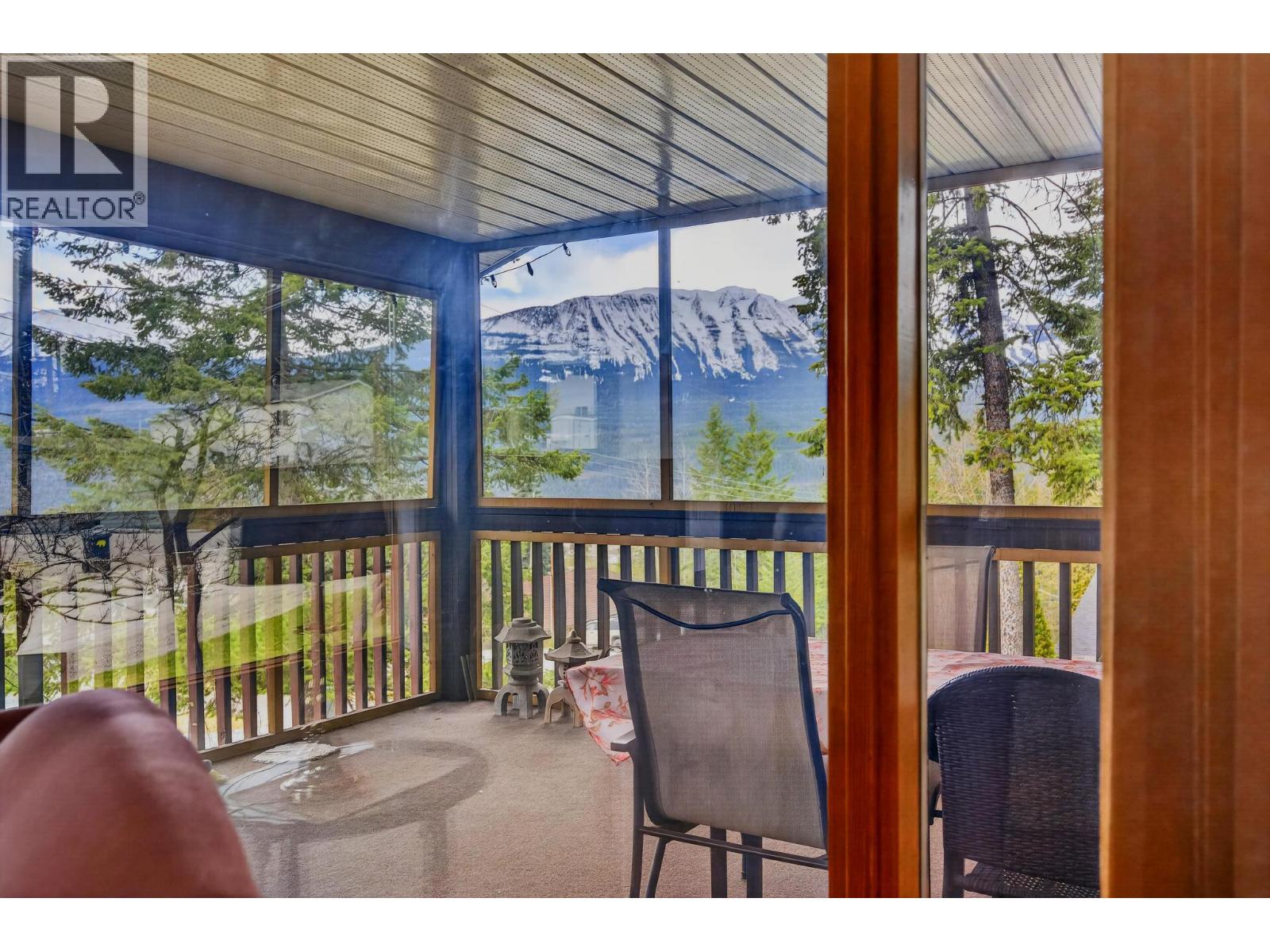 1605 Gareb Road, Golden, British Columbia  V0A 1H3 - Photo 6 - 10385596