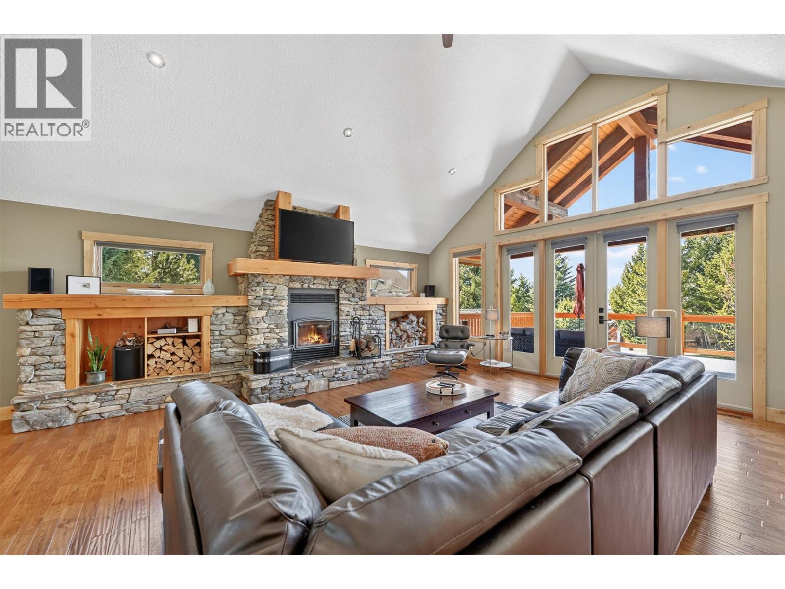 4812 Lakehill Road, Windermere, British Columbia  V0A 1K3 - Photo 13 - 10385619