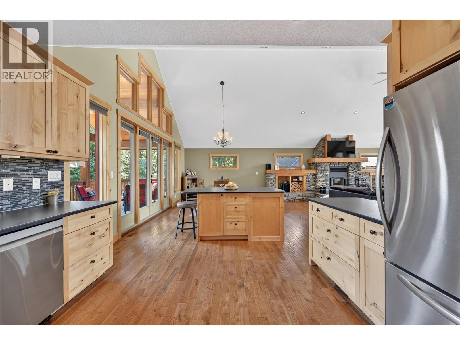 4812 Lakehill Road, Windermere, British Columbia  V0A 1K3 - Photo 29 - 10385619