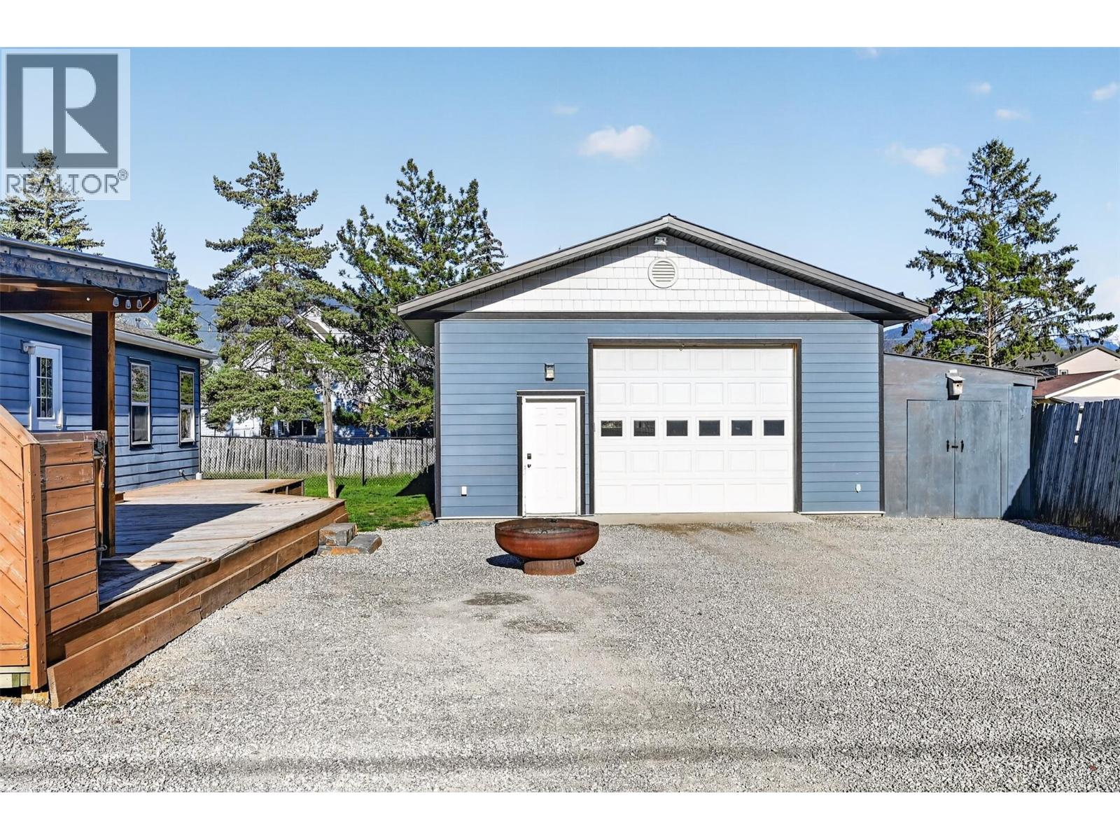 9208 Wallis Avenue, Wilmer, British Columbia  V0A 1K5 - Photo 23 - 10385362