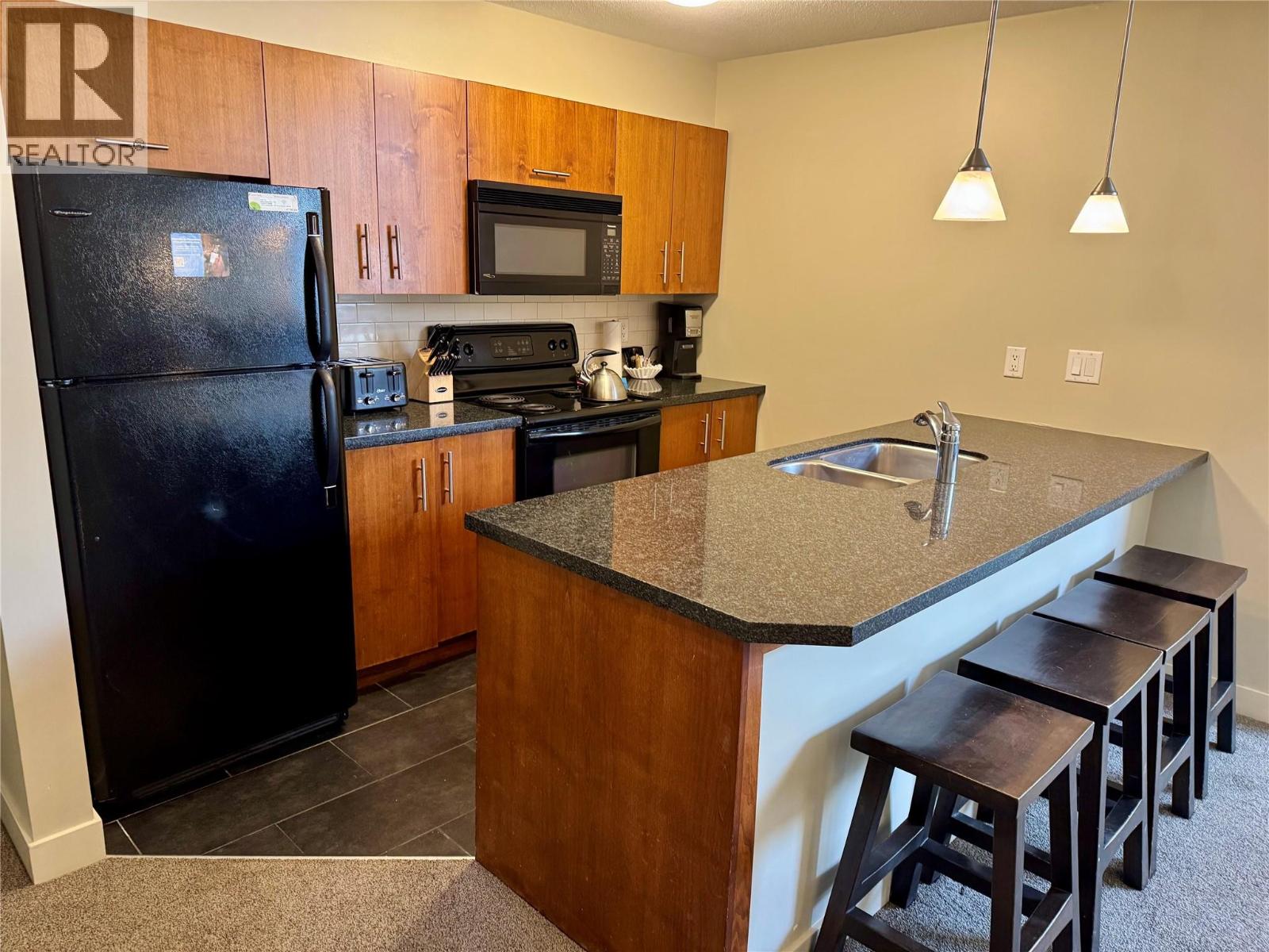 2049 Summit Drive Unit# 225, Panorama Mountain, British Columbia  V0A 1T0 - Photo 4 - 10385364